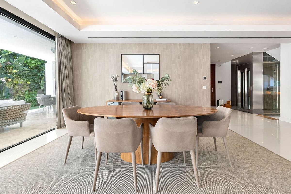 5 sypialnia Willa na sprzedaż w La Quinta z basenem garażem - 3 750 000 € (Ref: 9038175)