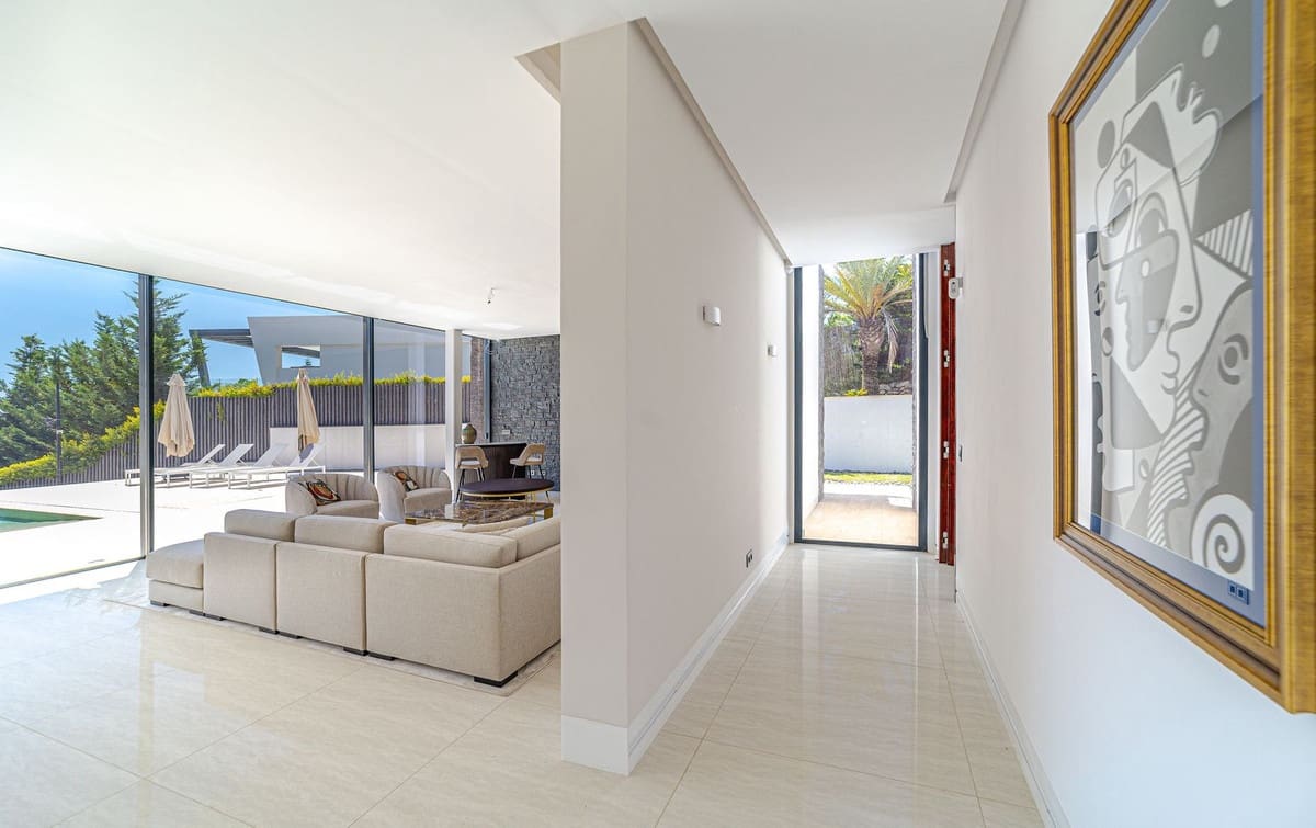 5 soverom Villa til salgs i Nueva Andalucia med svømmebasseng garasje - € 4 700 000 (Ref: 9038178)