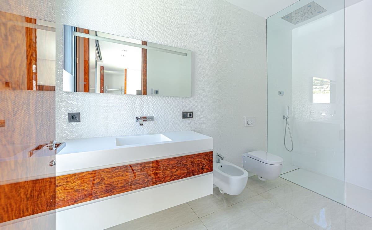 5 soverom Villa til salgs i Nueva Andalucia med svømmebasseng garasje - € 4 700 000 (Ref: 9038178)