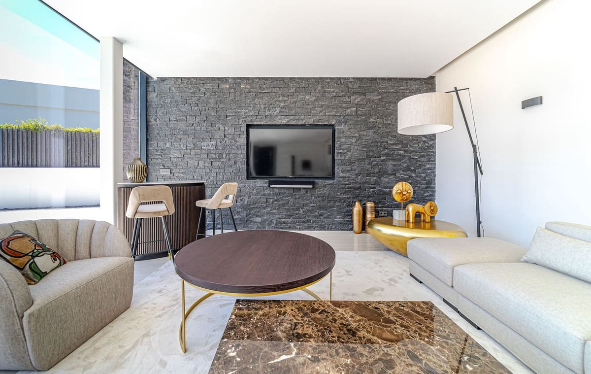 5 soverom Villa til salgs i Nueva Andalucia med svømmebasseng garasje - € 4 700 000 (Ref: 9038178)