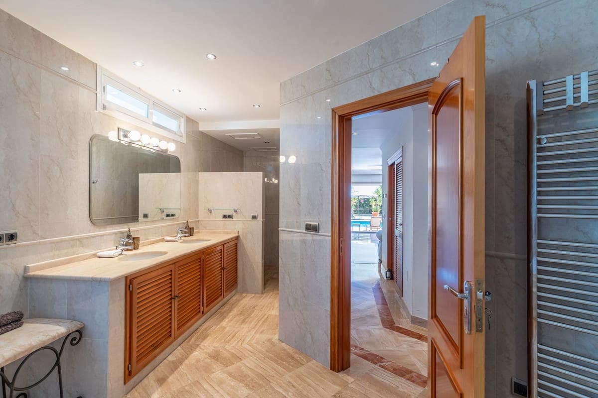 5 sypialnia Willa na sprzedaż w Benahavis z basenem - 5 250 000 € (Ref: 9038187)