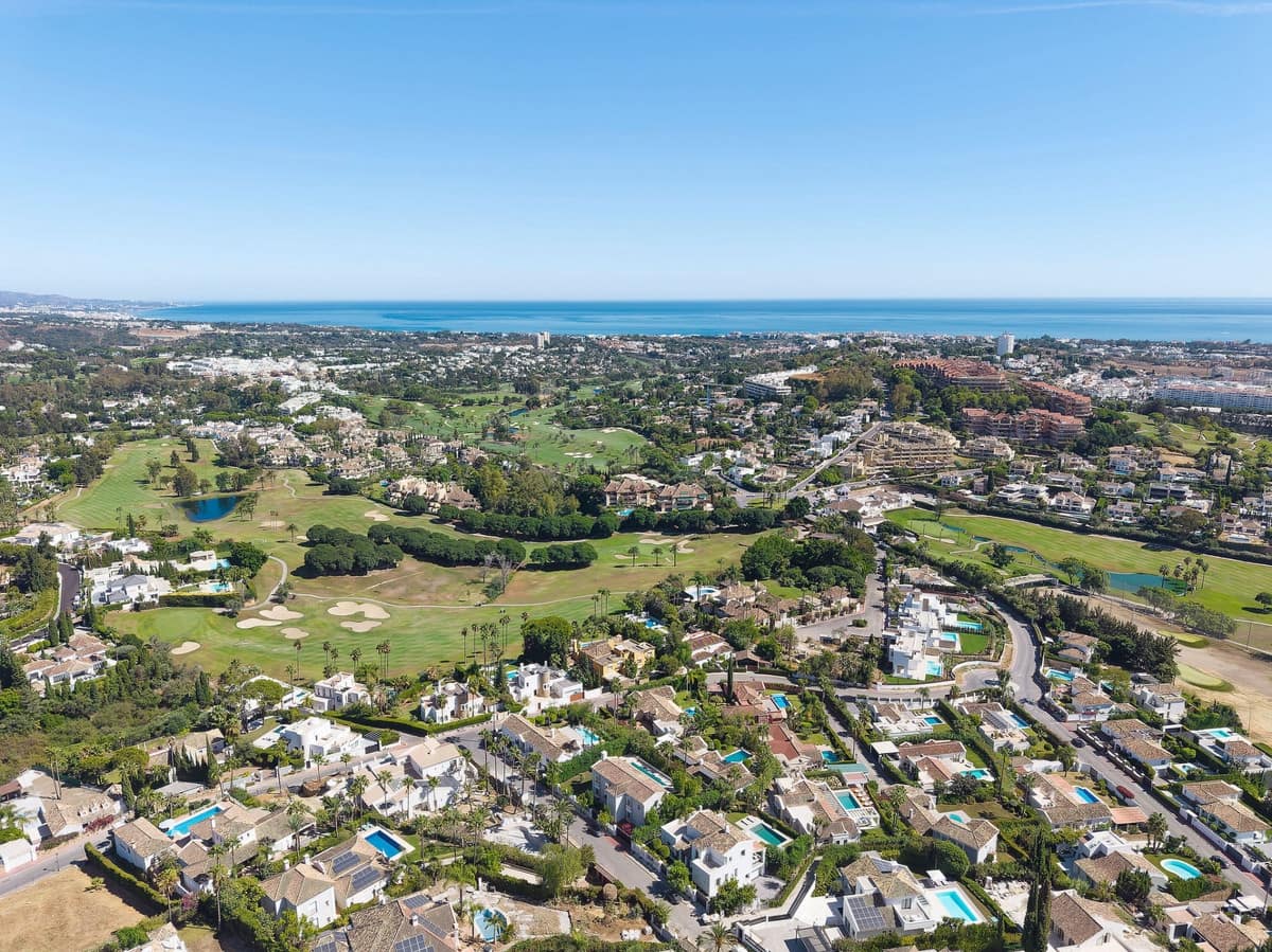 5 makuuhuone Huvila myytävänä paikassa Nueva Andalucia mukana uima-altaan - 4 695 000 € (Ref: 9038196)