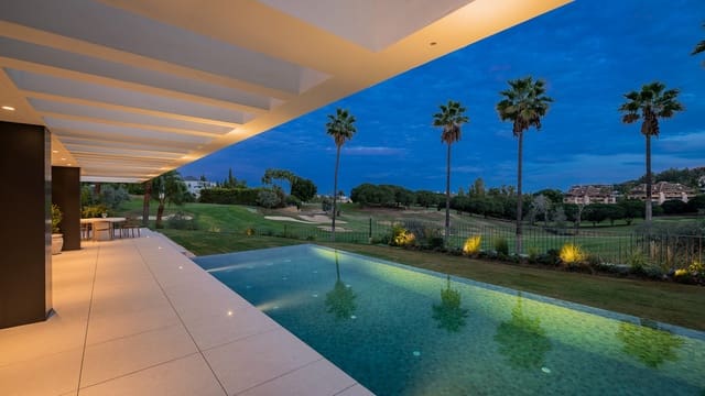 4 soverom Villa til salgs i Las Brisas, Marbella med svømmebasseng - € 5 975 000 (Ref: 9038200)