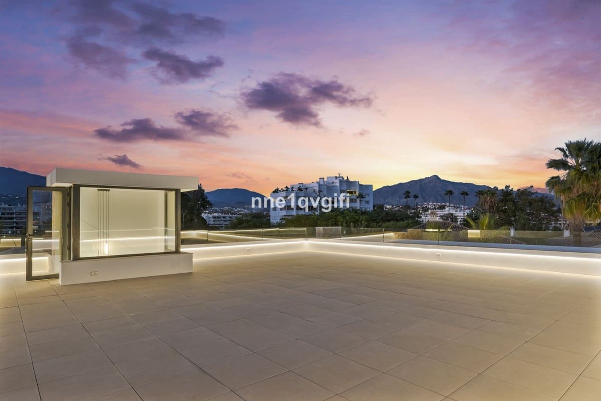 4 sypialnia Willa na sprzedaż w Guadalmina z basenem garażem - 3 585 000 € (Ref: 9038201)