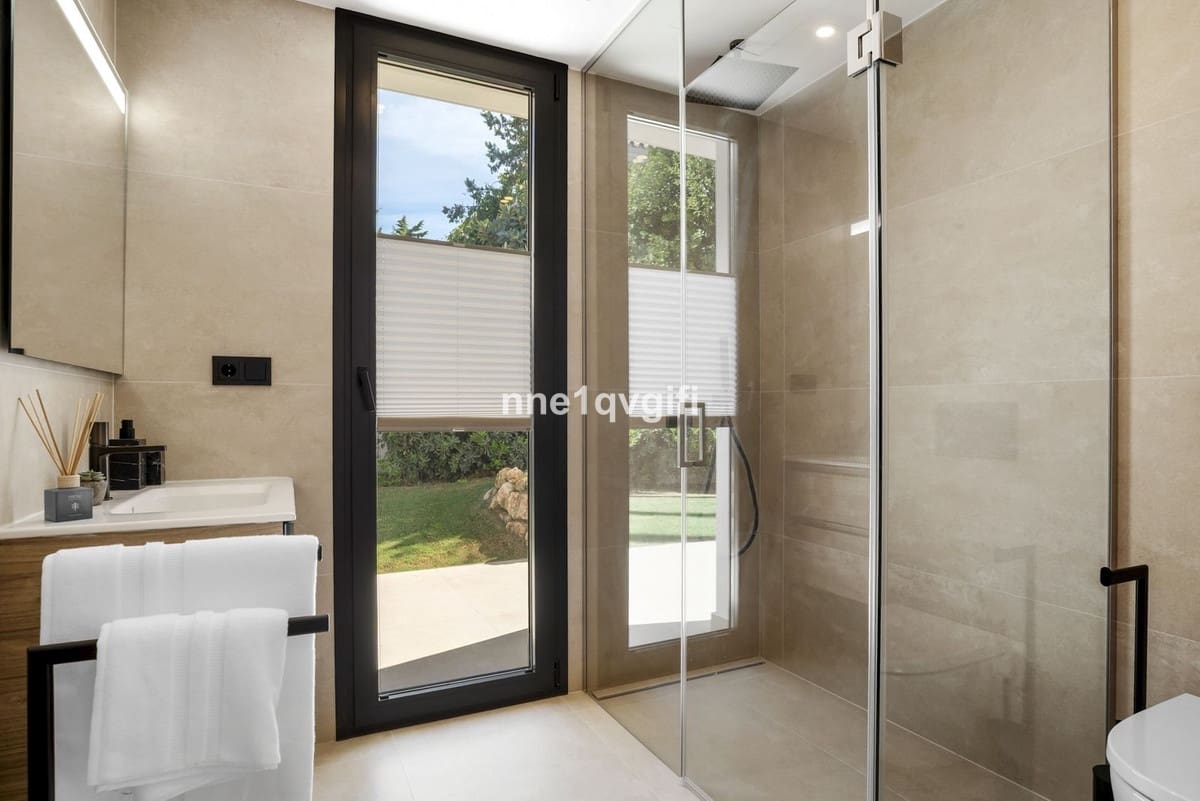 4 sypialnia Willa na sprzedaż w Guadalmina z basenem garażem - 3 585 000 € (Ref: 9038201)