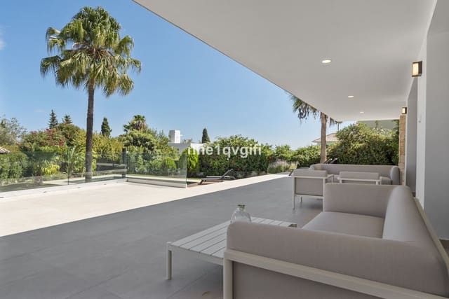 4 sypialnia Willa na sprzedaż w Guadalmina Alta, Marbella z basenem garażem - 3 585 000 € (Ref: 9038201)