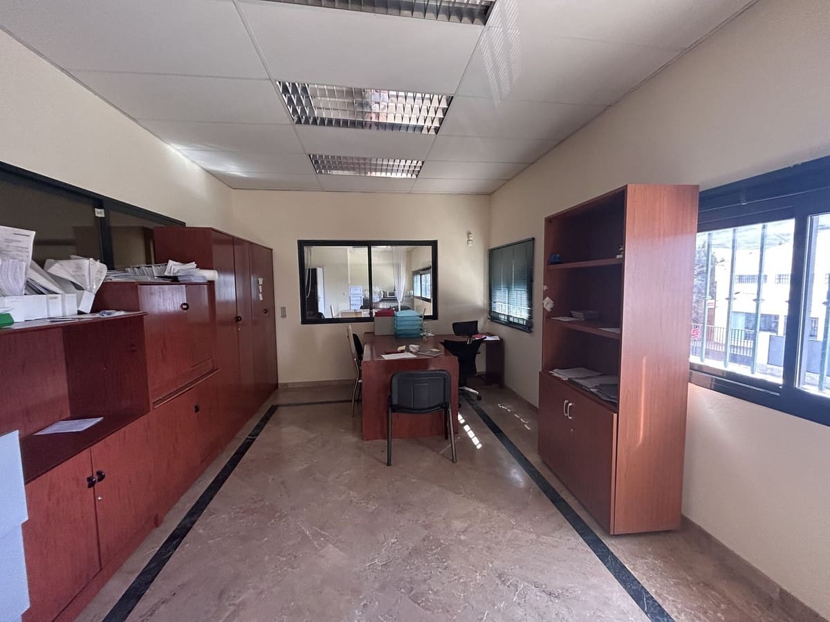 12 soveværelse Virksomhed til salg i Antequera med garage - € 3.200.000 (Ref: 9038206)