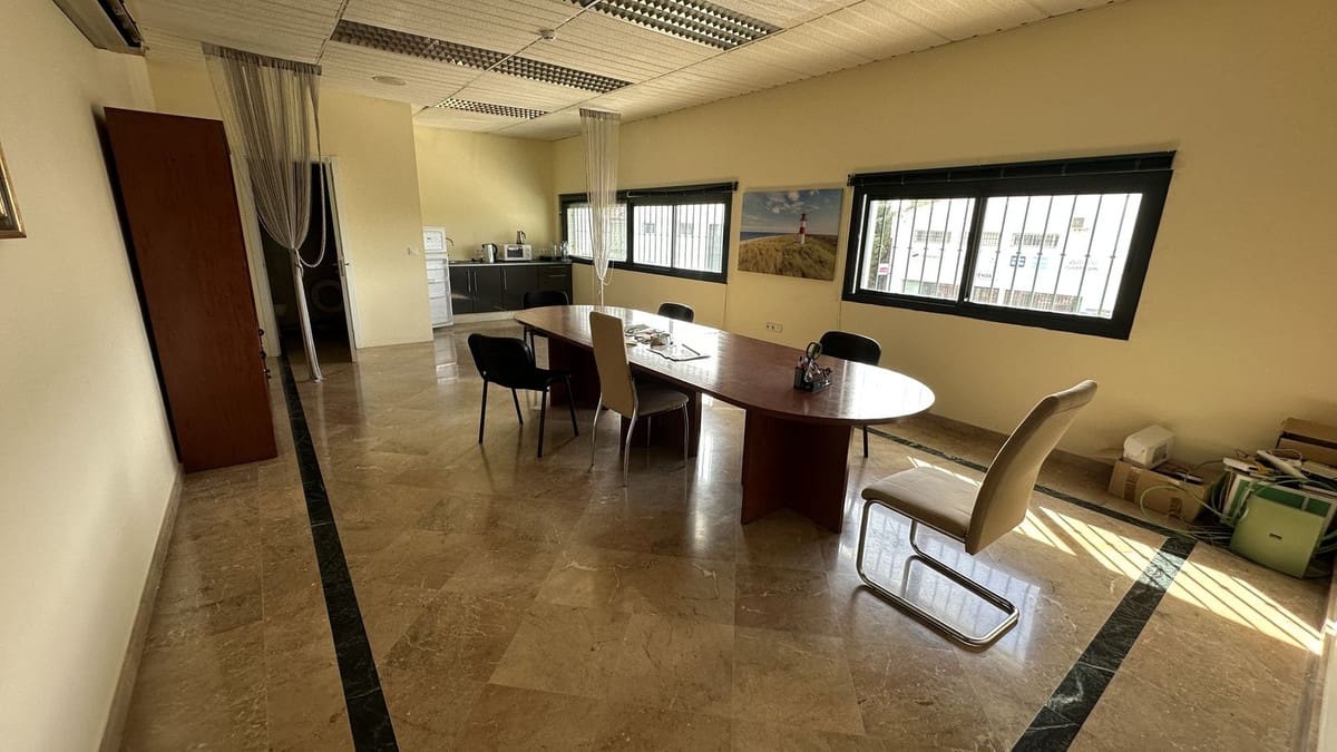 12 soveværelse Virksomhed til salg i Antequera med garage - € 3.200.000 (Ref: 9038206)