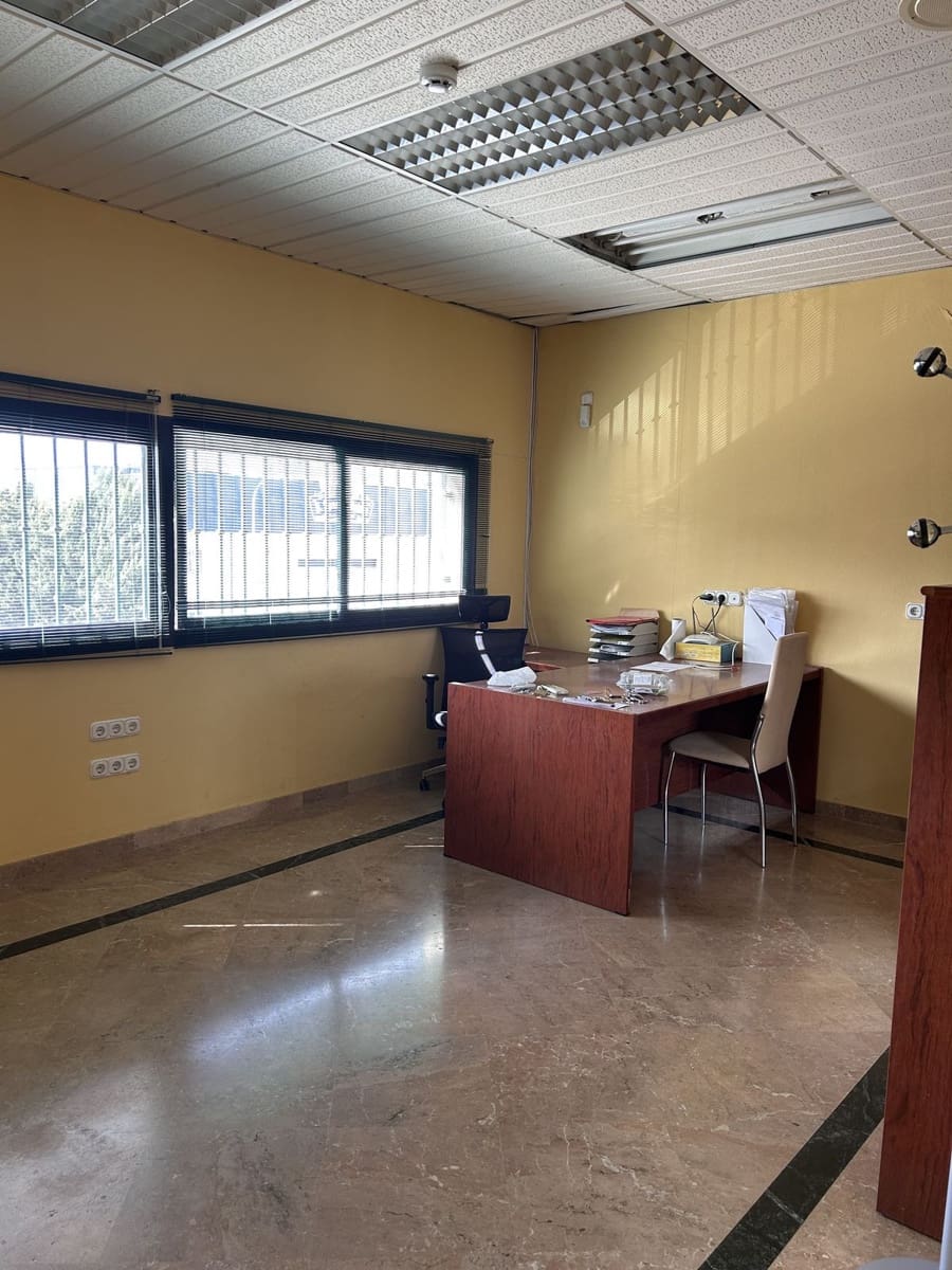 12 soveværelse Virksomhed til salg i Antequera med garage - € 3.200.000 (Ref: 9038206)