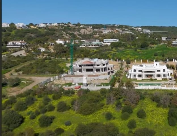 Grunde uden byggetilladelser til salg i San Enrique - Guadiaro -  Pueblo Nuevo, San Roque - € 785.000 (Ref: 9153734)