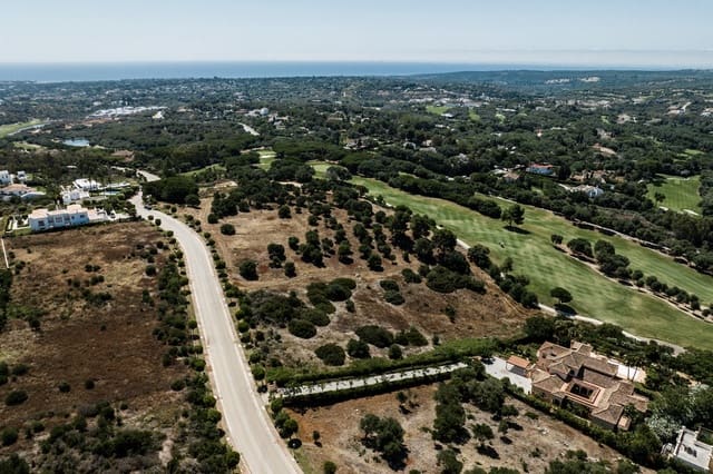 Grunde uden byggetilladelser til salg i San Enrique - Guadiaro -  Pueblo Nuevo, San Roque - € 2.917.583 (Ref: 9153760)