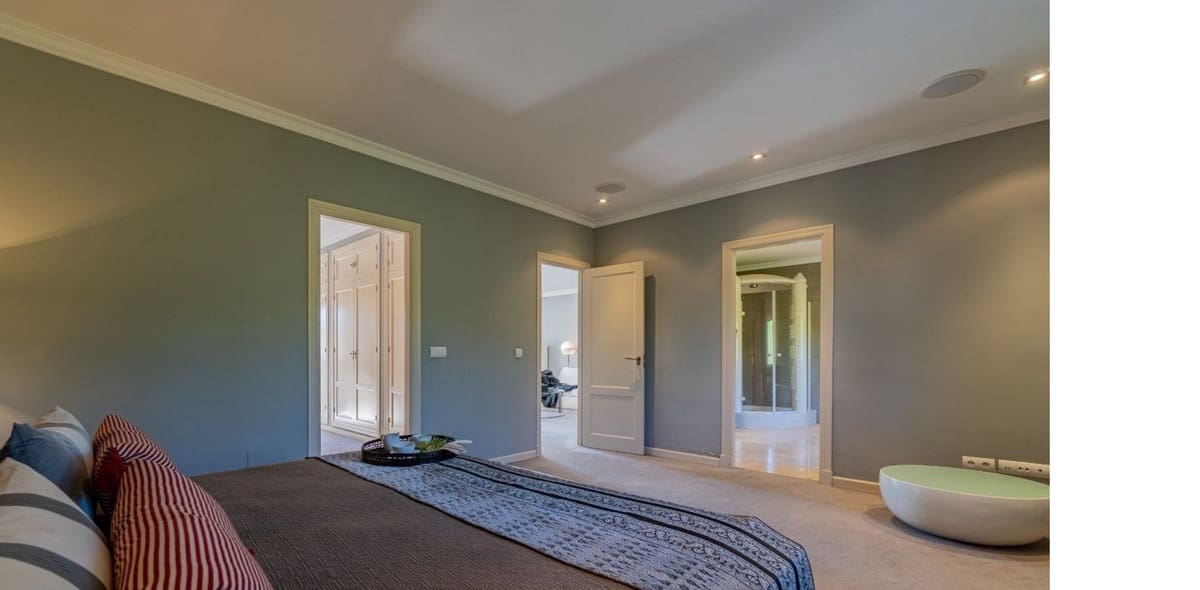 5 soverom Villa til salgs i Sotogrande med svømmebasseng garasje - € 2 650 000 (Ref: 9153764)