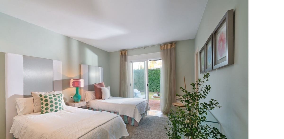 5 soverom Villa til salgs i Sotogrande med svømmebasseng garasje - € 2 650 000 (Ref: 9153764)