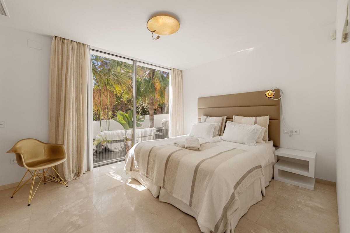 7 soverom Villa til salgs i Marbella med svømmebasseng garasje - € 7 950 000 (Ref: 9156035)