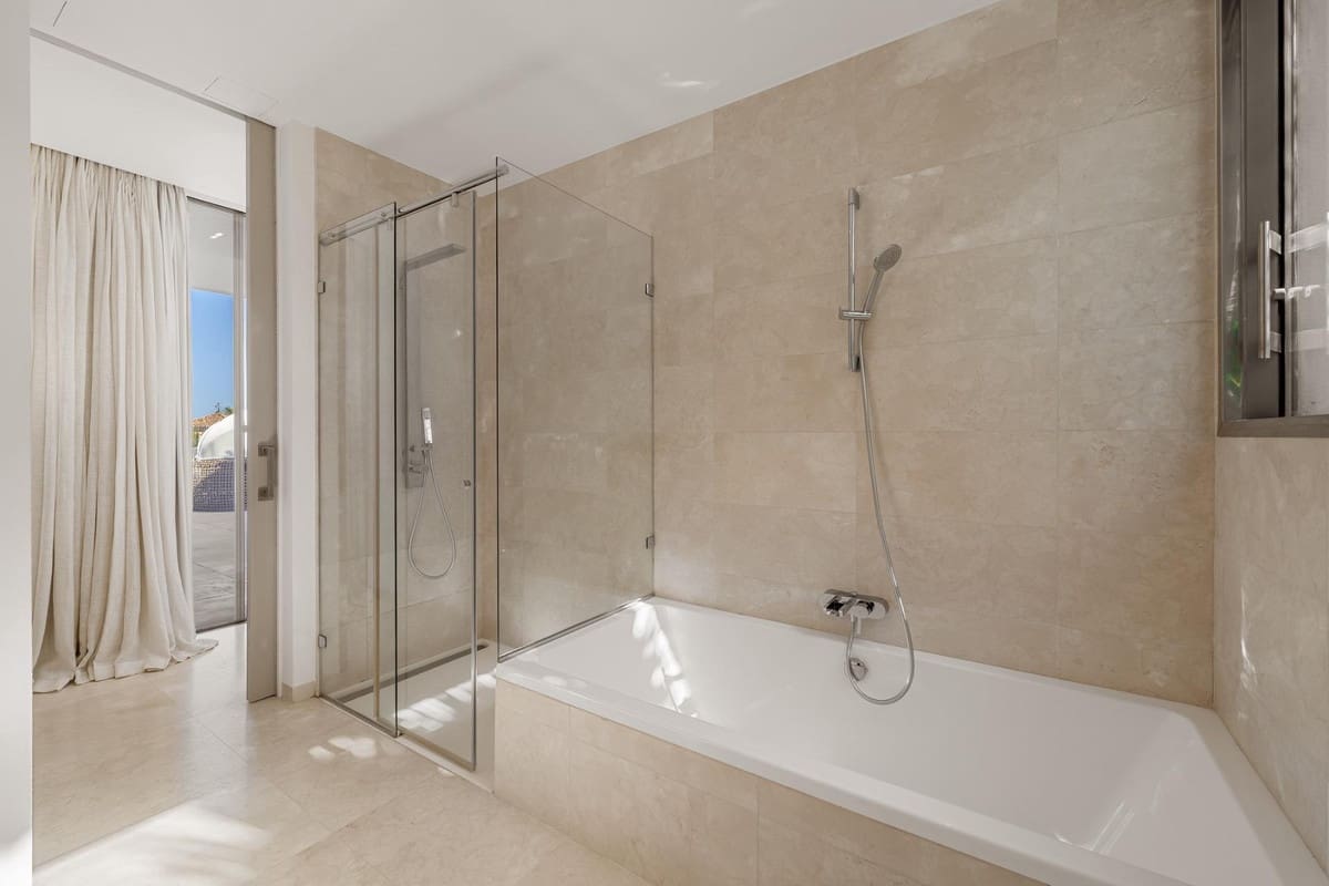 7 soverom Villa til salgs i Marbella med svømmebasseng garasje - € 7 950 000 (Ref: 9156035)