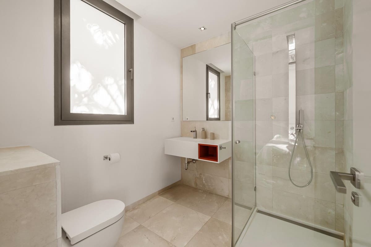 7 soverom Villa til salgs i Marbella med svømmebasseng garasje - € 7 950 000 (Ref: 9156035)