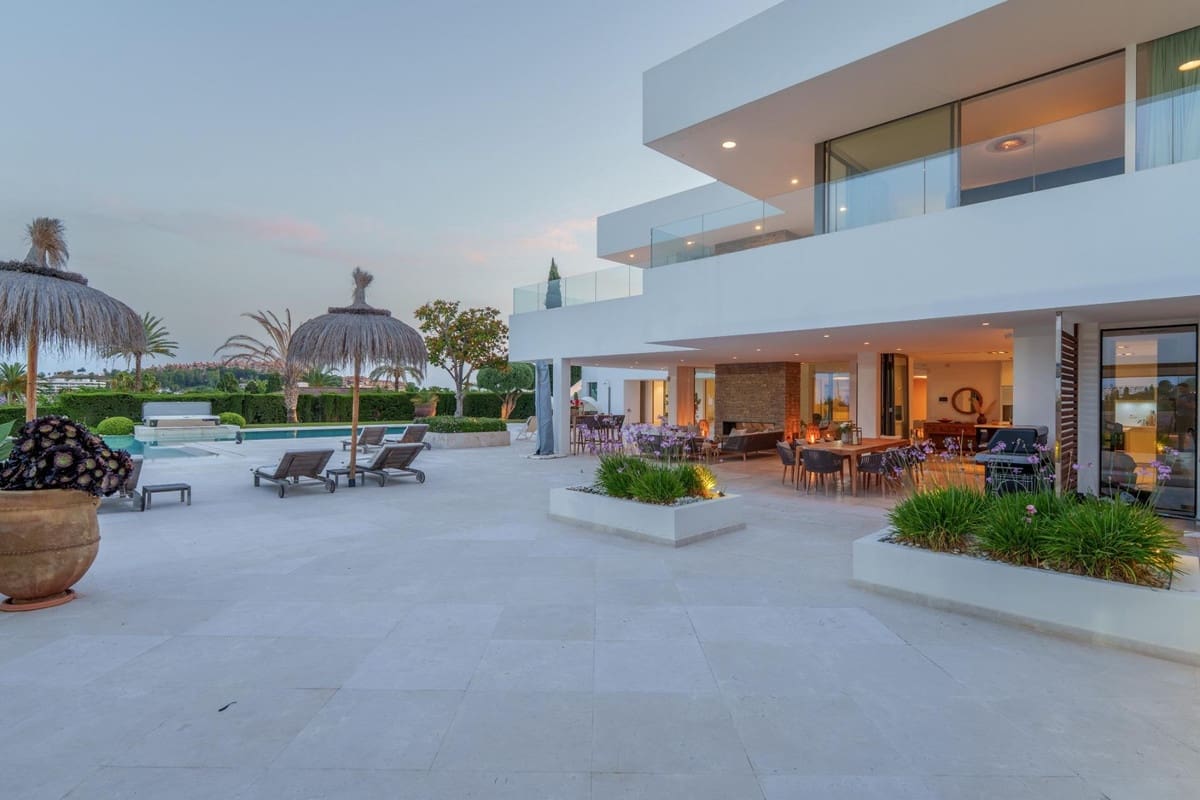 7 soverom Villa til salgs i Marbella med svømmebasseng garasje - € 7 950 000 (Ref: 9156035)