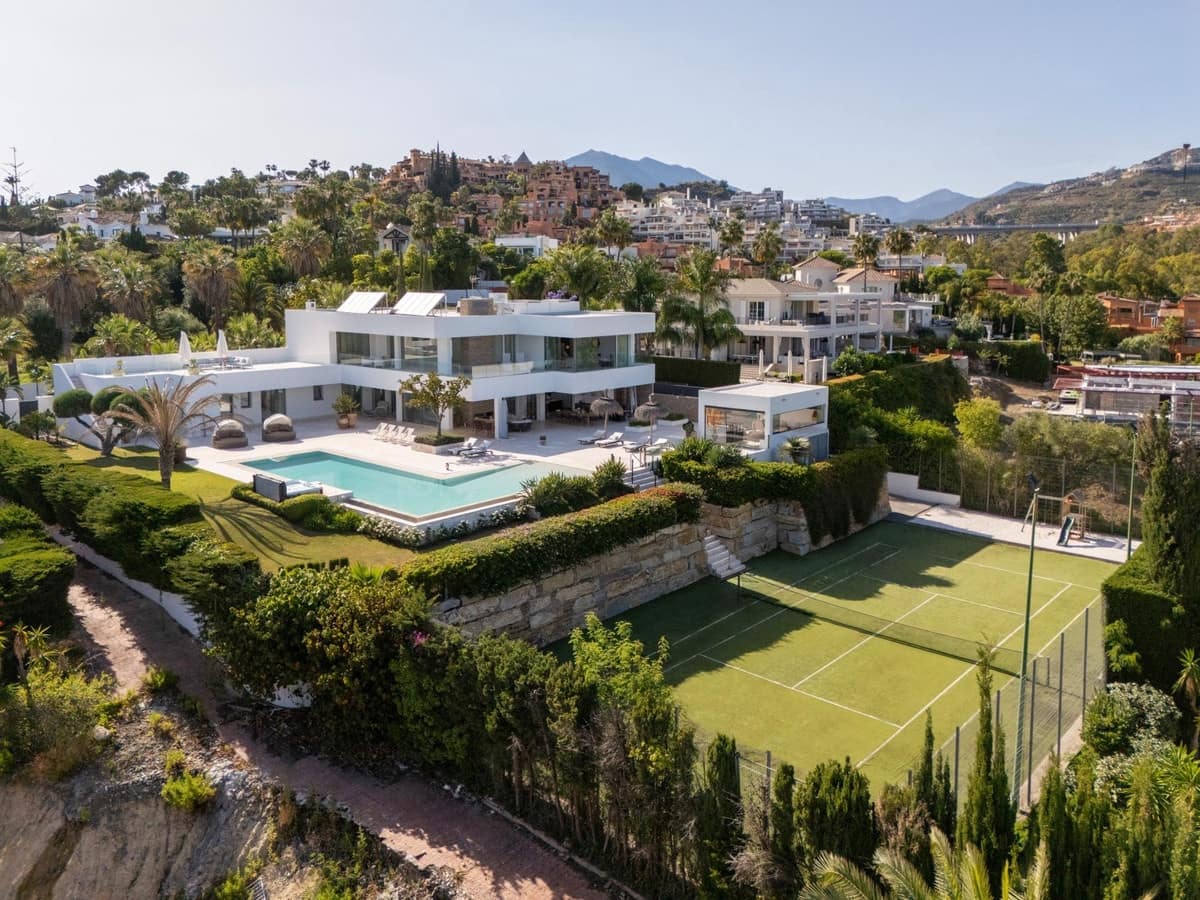 7 soverom Villa til salgs i Marbella med svømmebasseng garasje - € 7 950 000 (Ref: 9156035)