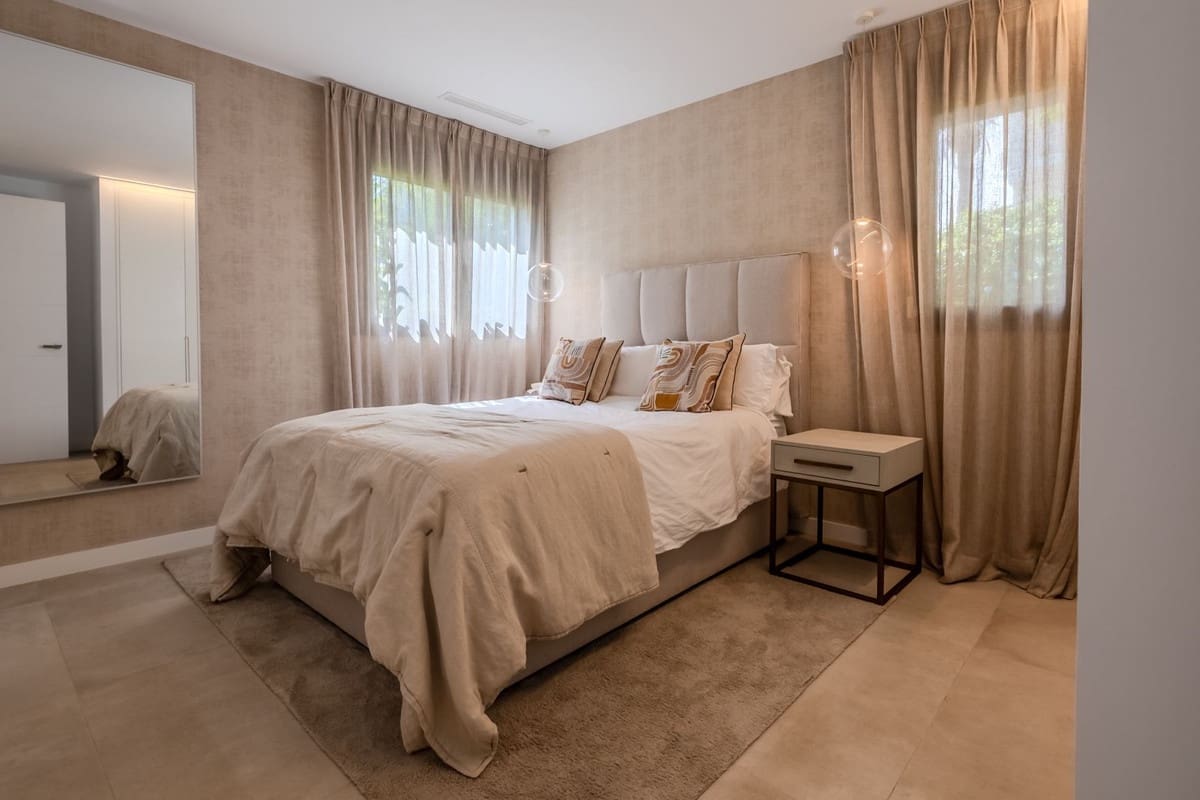 4 sypialnia Willa na sprzedaż w Puerto Banus z basenem garażem - 3 200 000 € (Ref: 9156038)