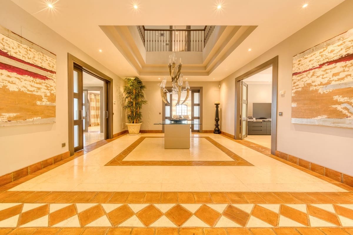 5 sypialnia Willa na sprzedaż w Sotogrande z basenem garażem - 3 750 000 € (Ref: 9156048)