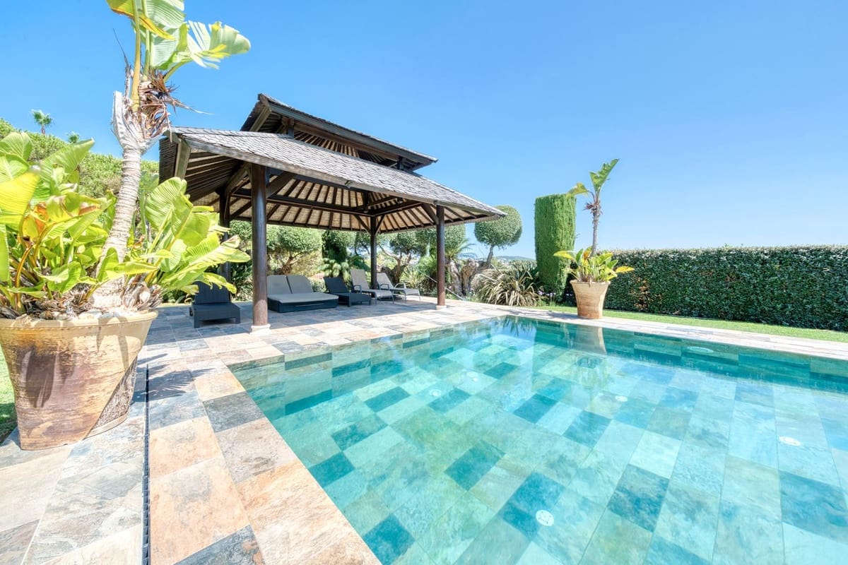 5 sypialnia Willa na sprzedaż w Sotogrande z basenem garażem - 3 750 000 € (Ref: 9156048)