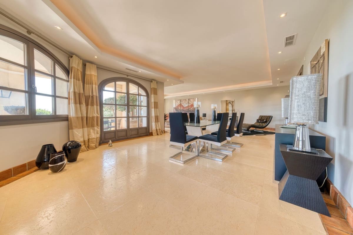 5 sypialnia Willa na sprzedaż w Sotogrande z basenem garażem - 3 750 000 € (Ref: 9156048)