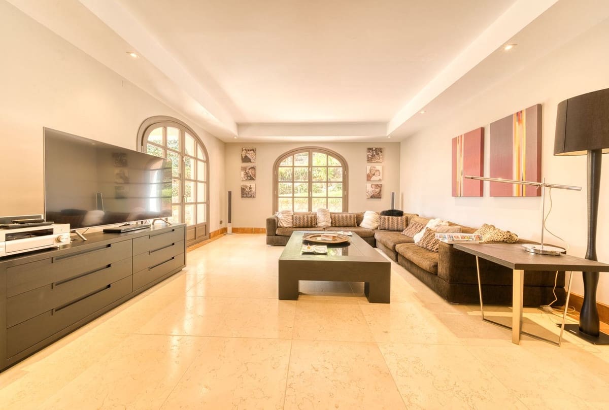 5 sypialnia Willa na sprzedaż w Sotogrande z basenem garażem - 3 750 000 € (Ref: 9156048)