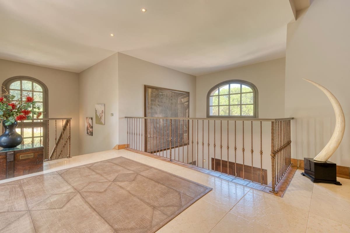 5 sypialnia Willa na sprzedaż w Sotogrande z basenem garażem - 3 750 000 € (Ref: 9156048)