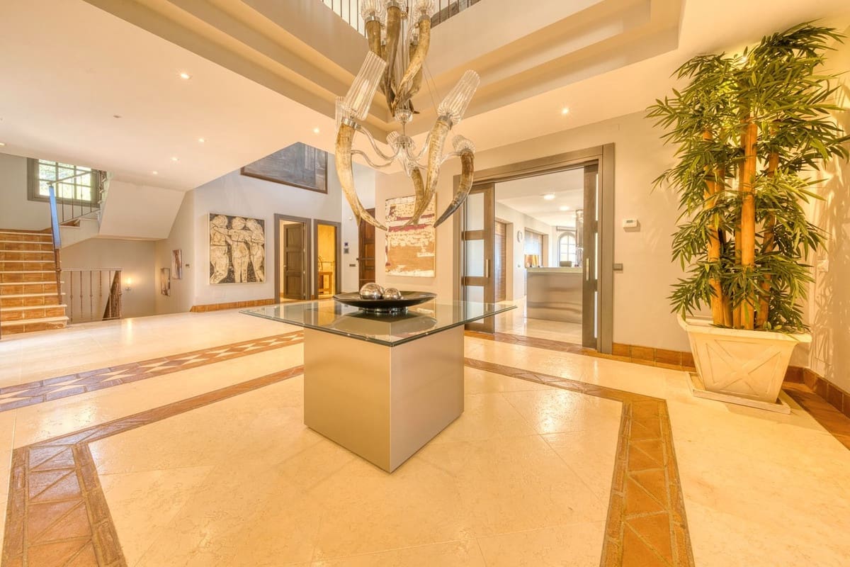 5 sypialnia Willa na sprzedaż w Sotogrande z basenem garażem - 3 750 000 € (Ref: 9156048)