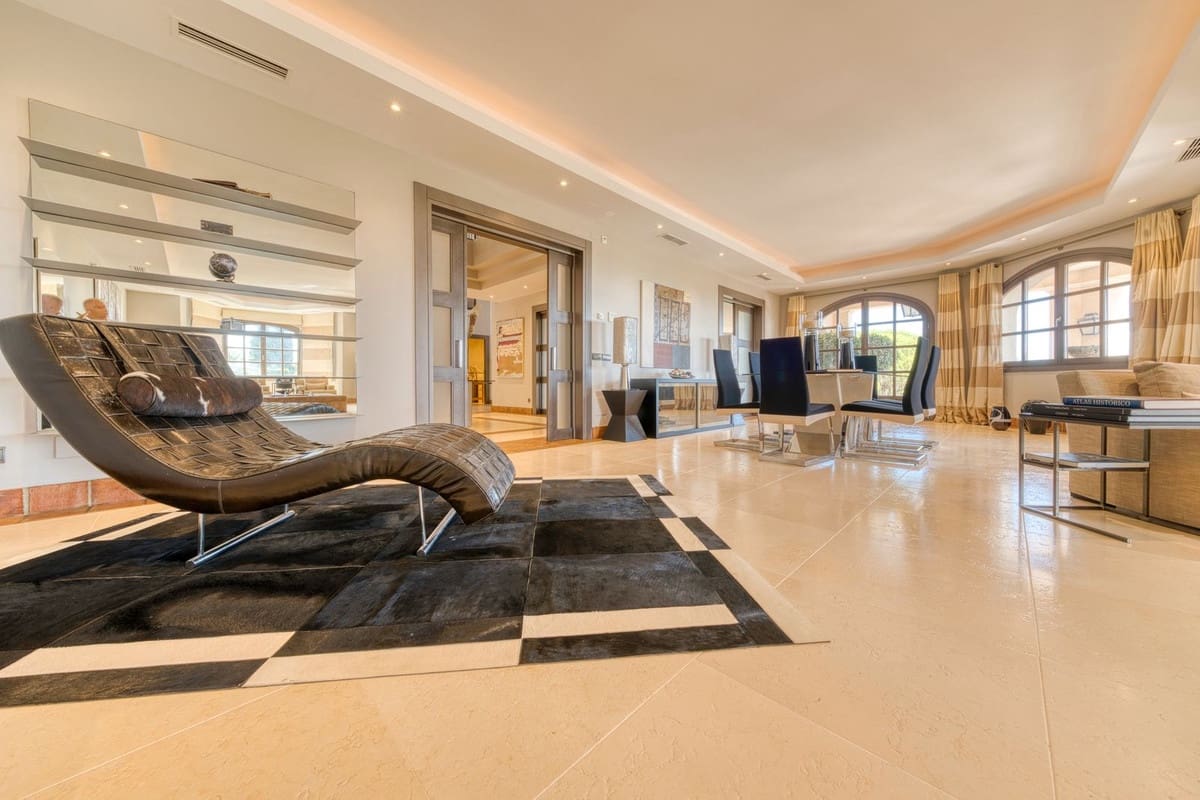 5 sypialnia Willa na sprzedaż w Sotogrande z basenem garażem - 3 750 000 € (Ref: 9156048)