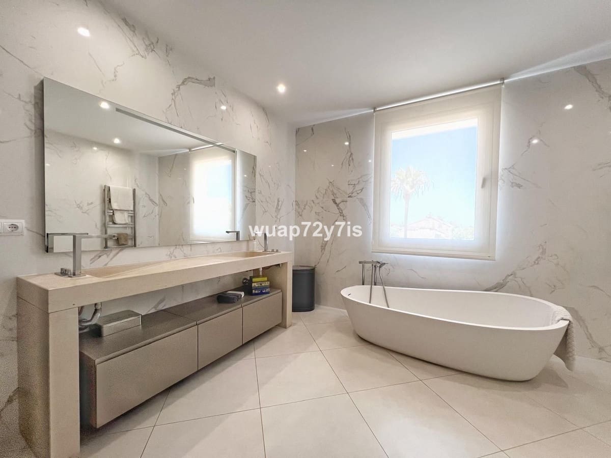 5 sypialnia Willa na sprzedaż w Sotogrande z basenem garażem - 2 195 000 € (Ref: 9156051)