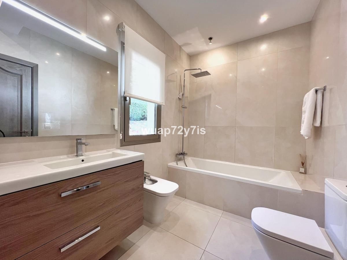 5 sypialnia Willa na sprzedaż w Sotogrande z basenem garażem - 2 195 000 € (Ref: 9156051)