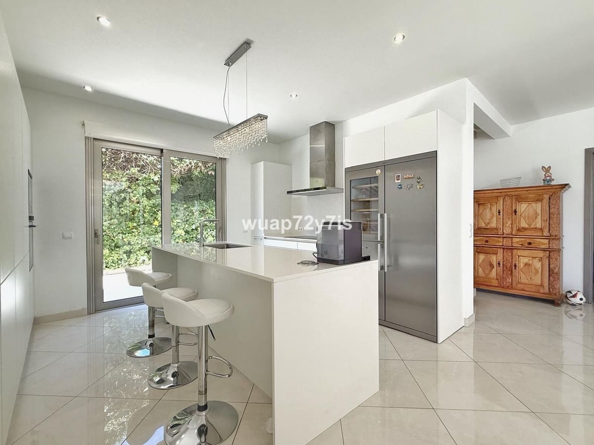 5 sypialnia Willa na sprzedaż w Sotogrande z basenem garażem - 2 195 000 € (Ref: 9156051)