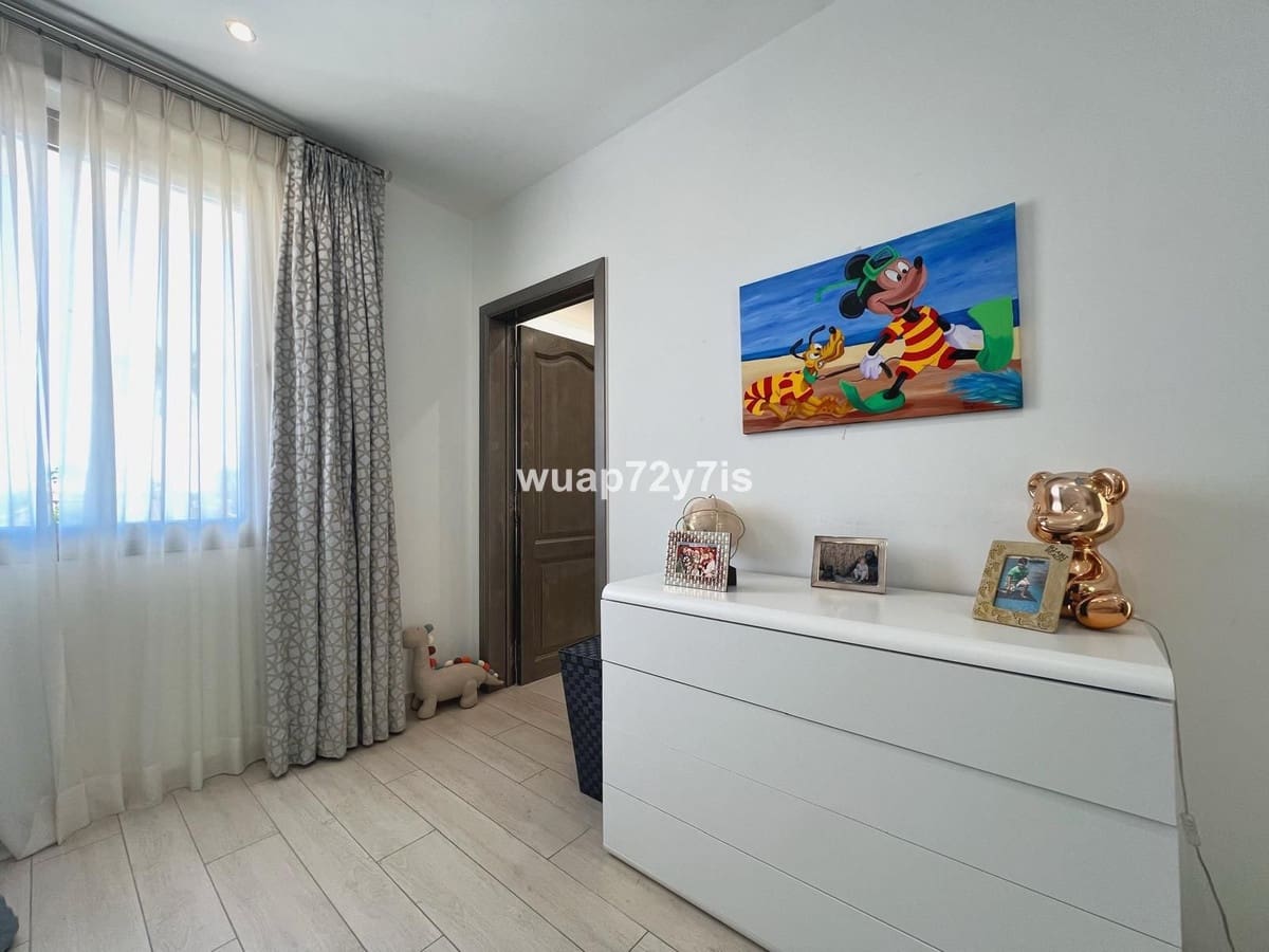 5 sypialnia Willa na sprzedaż w Sotogrande z basenem garażem - 2 195 000 € (Ref: 9156051)