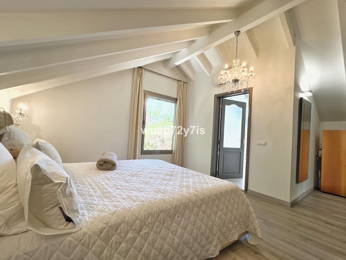 5 sypialnia Willa na sprzedaż w Sotogrande z basenem garażem - 2 195 000 € (Ref: 9156051)