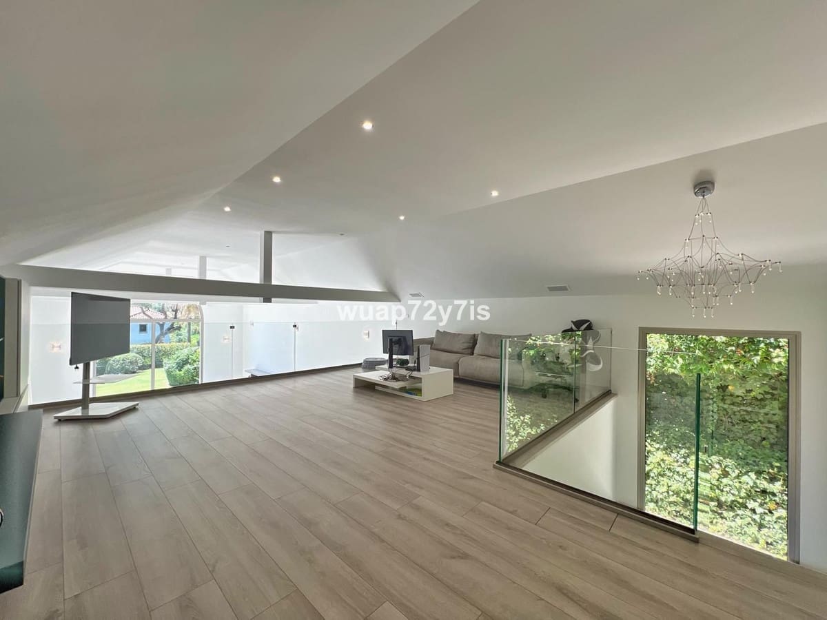 5 sypialnia Willa na sprzedaż w Sotogrande z basenem garażem - 2 195 000 € (Ref: 9156051)