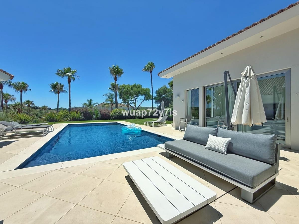 5 sypialnia Willa na sprzedaż w Sotogrande z basenem garażem - 2 195 000 € (Ref: 9156051)