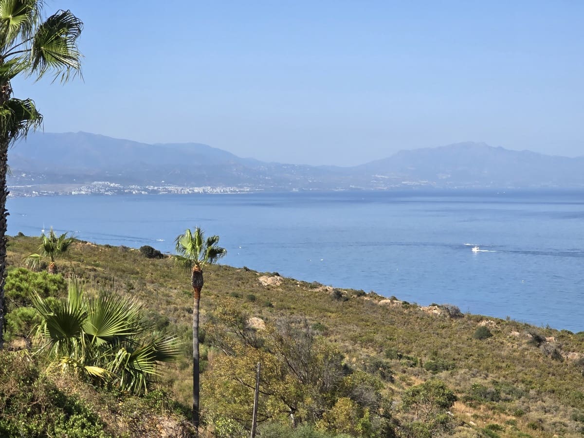 Ubebygd land til salgs i Manilva - € 740 340 (Ref: 9159302)