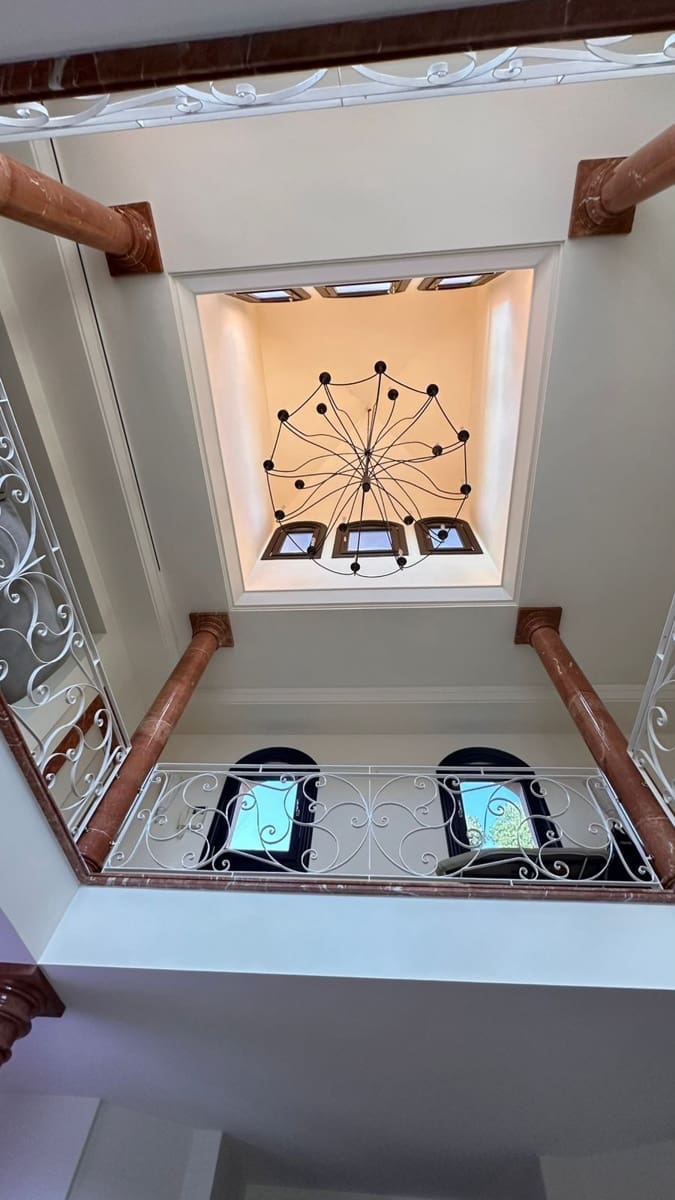 4 soveværelse Villa til salg i Golden Mile med swimmingpool garage - € 4.900.000 (Ref: 9160864)