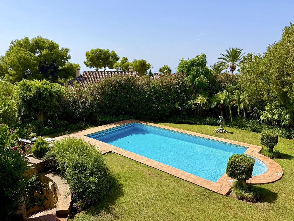 4 soveværelse Villa til salg i Golden Mile med swimmingpool garage - € 4.900.000 (Ref: 9160864)