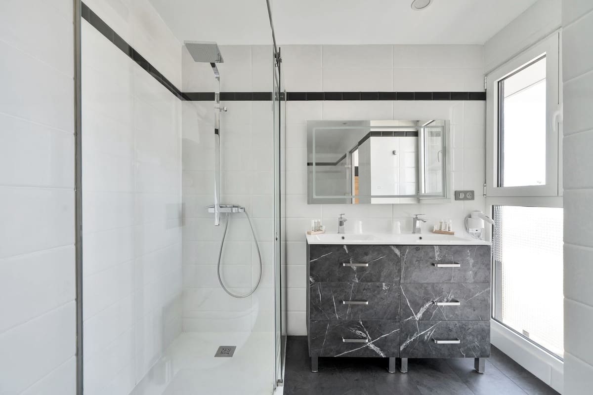 16 soverom Villa til salgs i El Chaparral med svømmebasseng garasje - € 3 500 000 (Ref: 9160865)