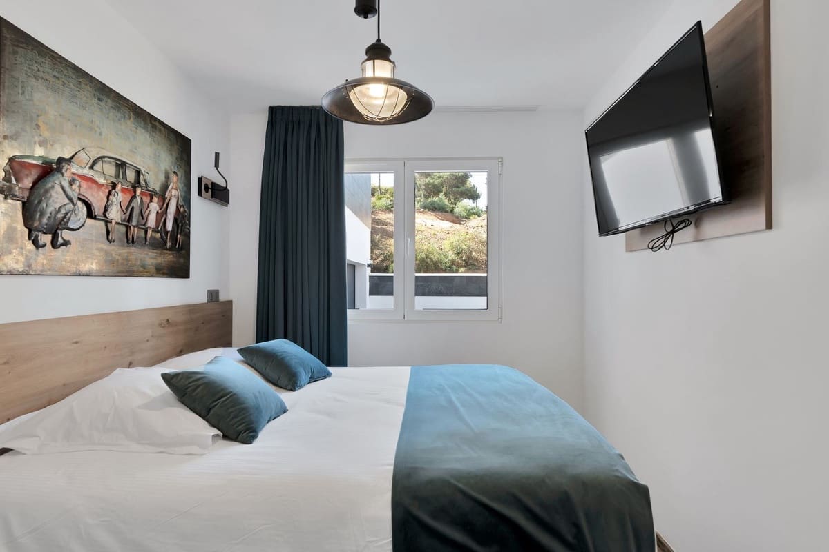 16 soverom Villa til salgs i El Chaparral med svømmebasseng garasje - € 3 500 000 (Ref: 9160865)