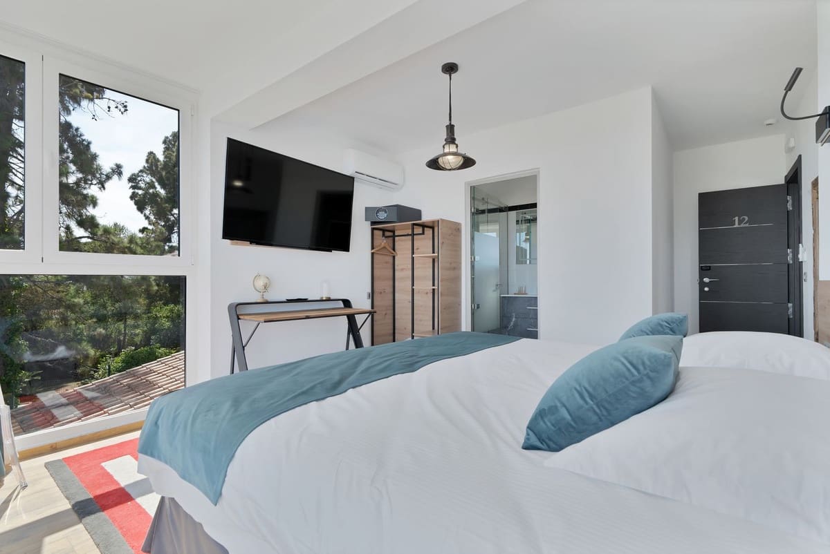 16 soverom Villa til salgs i El Chaparral med svømmebasseng garasje - € 3 500 000 (Ref: 9160865)