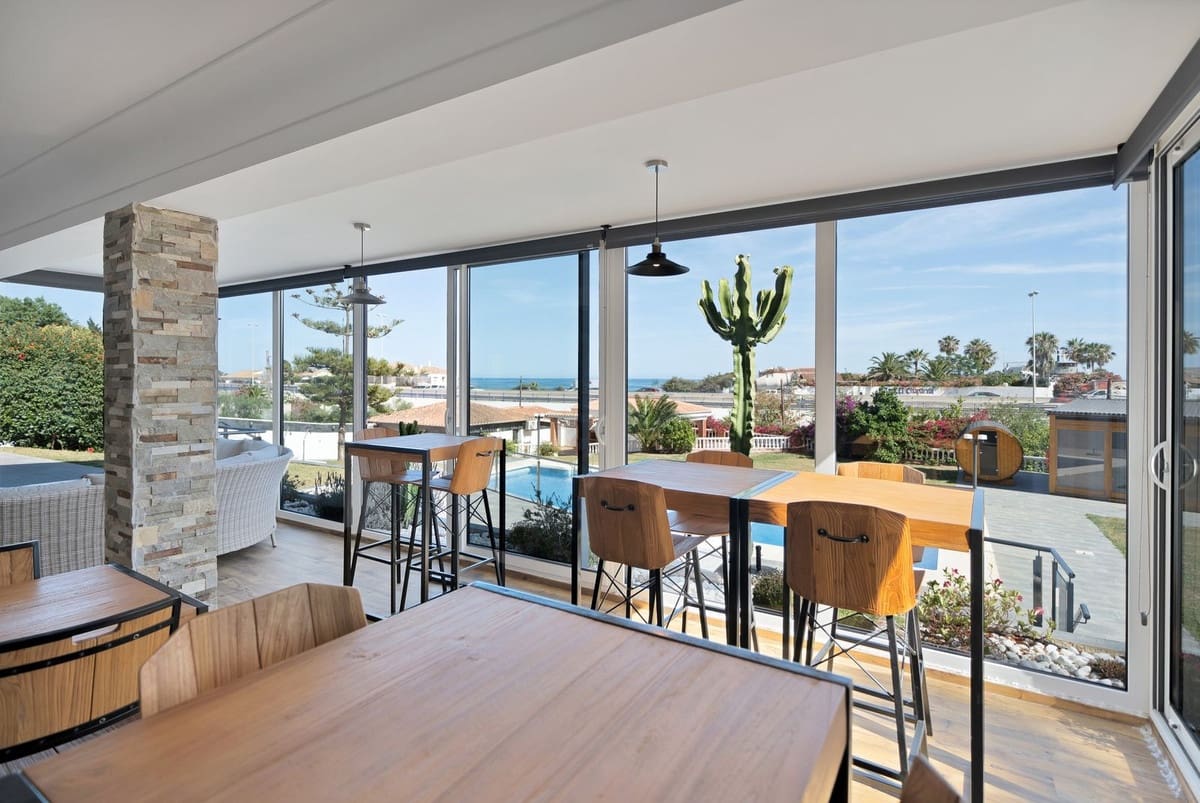 16 soverom Villa til salgs i El Chaparral med svømmebasseng garasje - € 3 500 000 (Ref: 9160865)