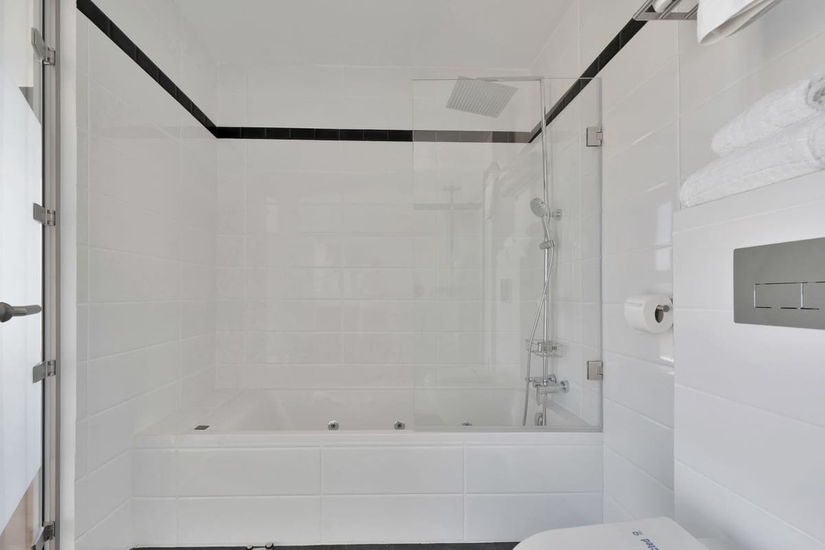 16 soverom Villa til salgs i El Chaparral med svømmebasseng garasje - € 3 500 000 (Ref: 9160865)