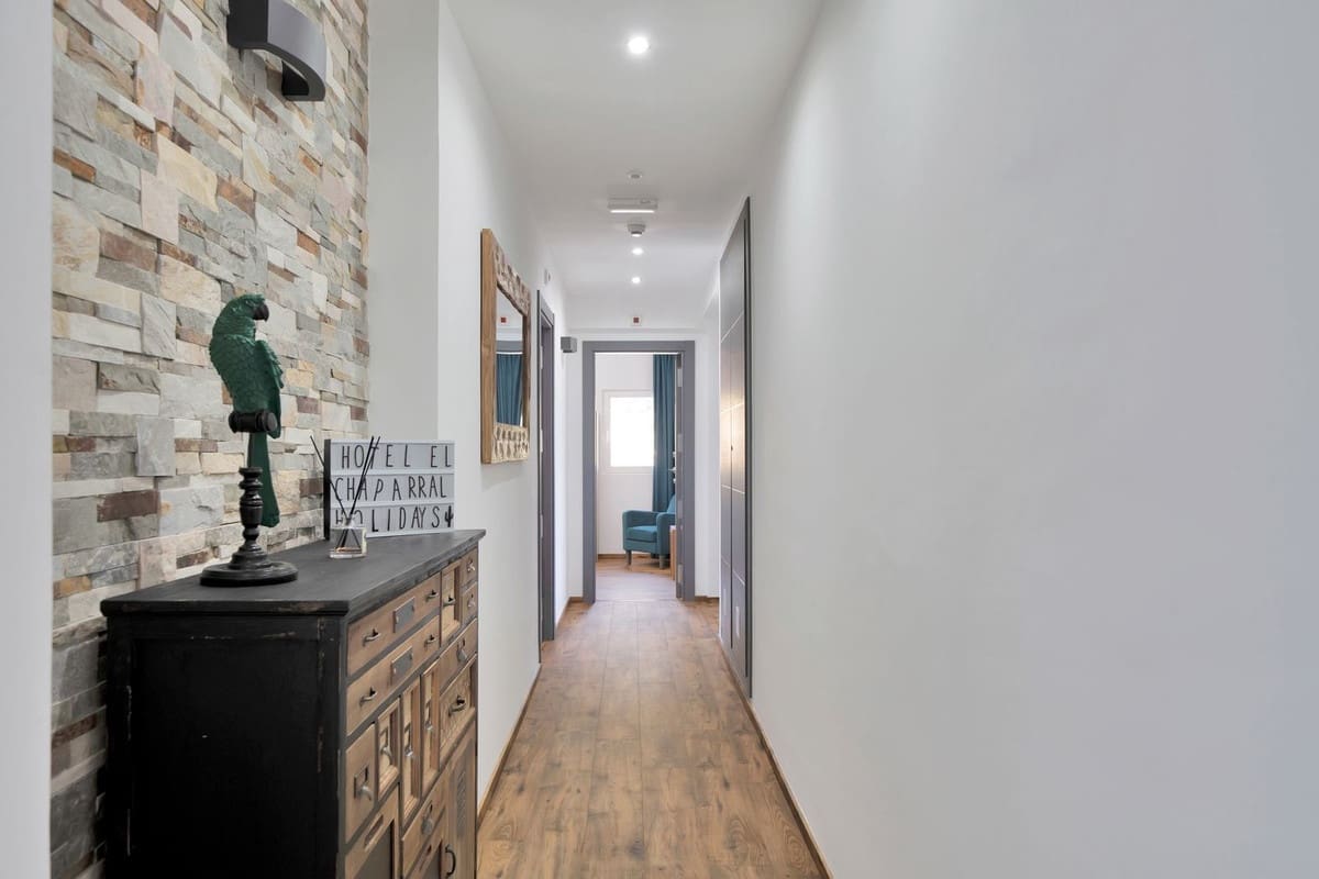 16 soverom Villa til salgs i El Chaparral med svømmebasseng garasje - € 3 500 000 (Ref: 9160865)