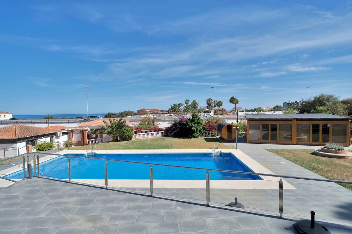 16 soverom Villa til salgs i El Chaparral med svømmebasseng garasje - € 3 500 000 (Ref: 9160865)