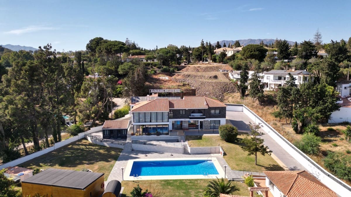 16 soverom Villa til salgs i El Chaparral med svømmebasseng garasje - € 3 500 000 (Ref: 9160865)