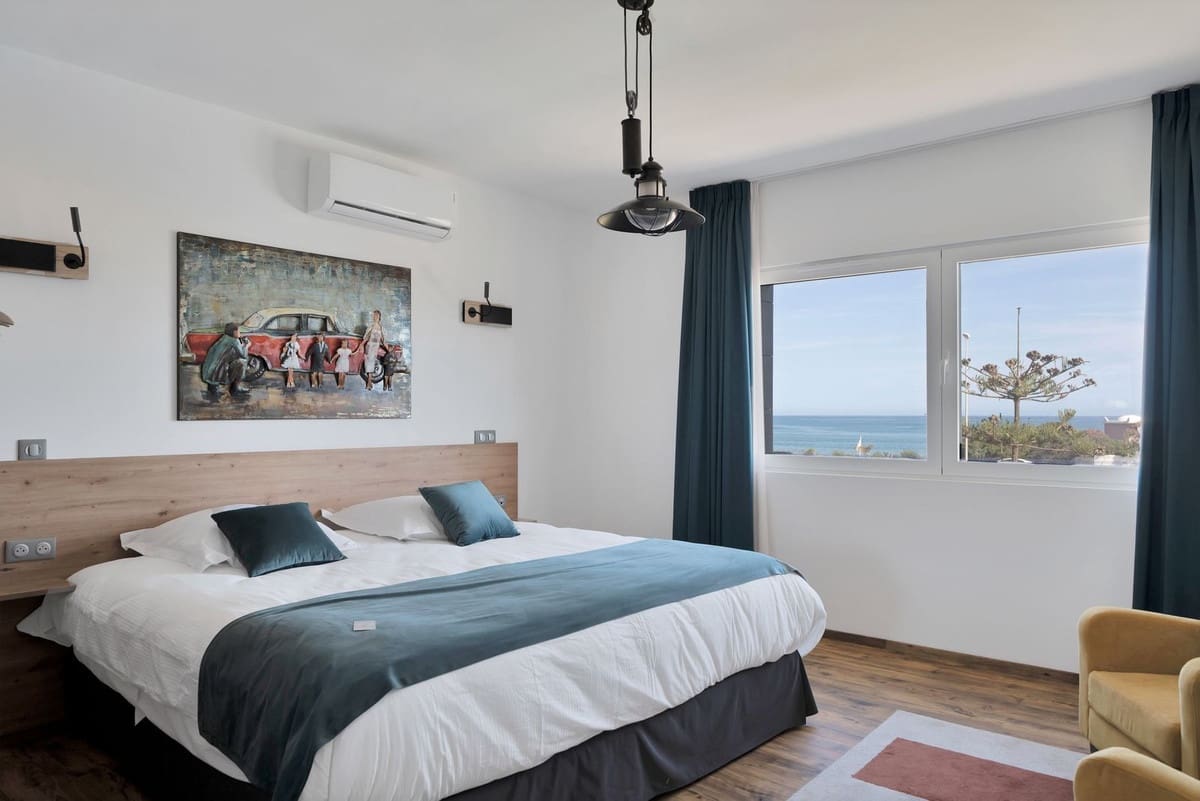 16 soverom Villa til salgs i El Chaparral med svømmebasseng garasje - € 3 500 000 (Ref: 9160865)