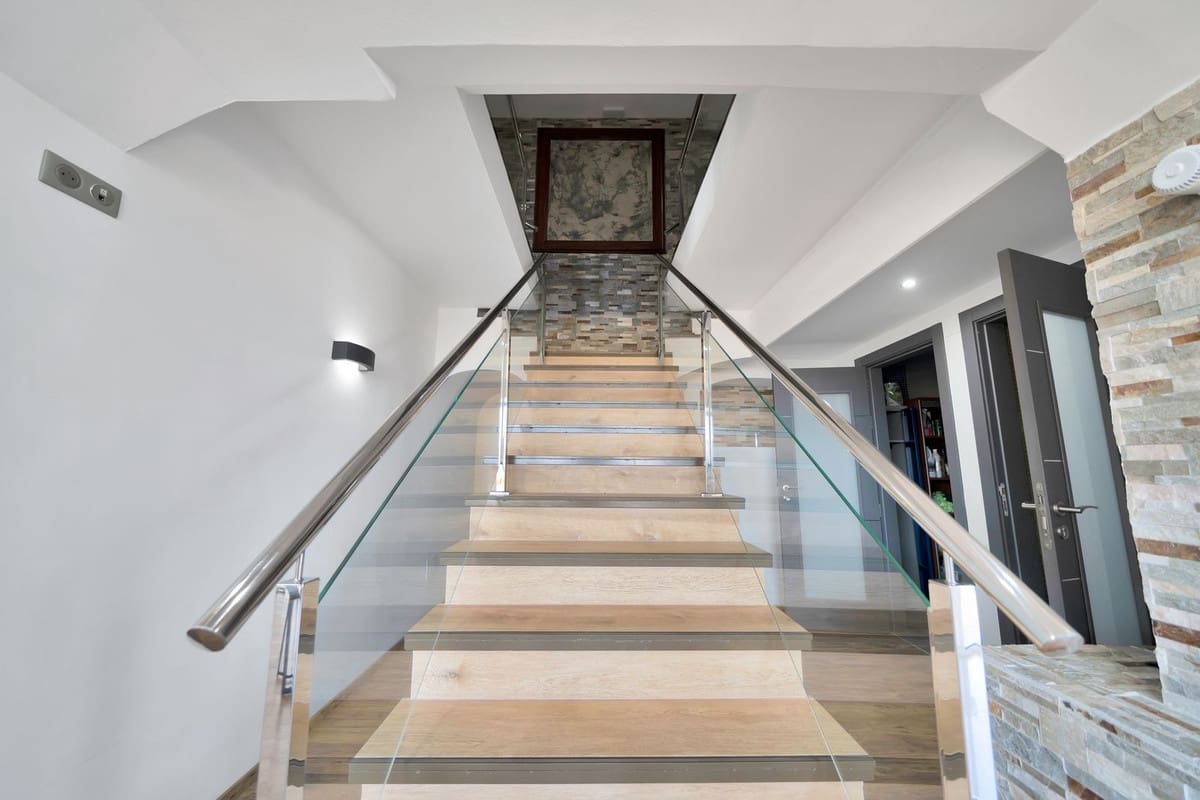 16 soverom Villa til salgs i El Chaparral med svømmebasseng garasje - € 3 500 000 (Ref: 9160865)